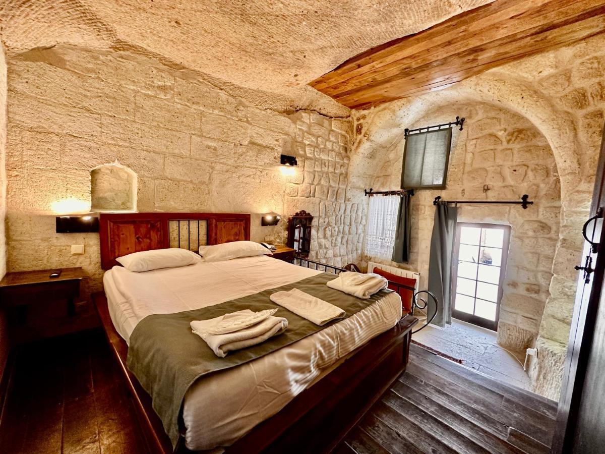 Harkasos Cave 3*