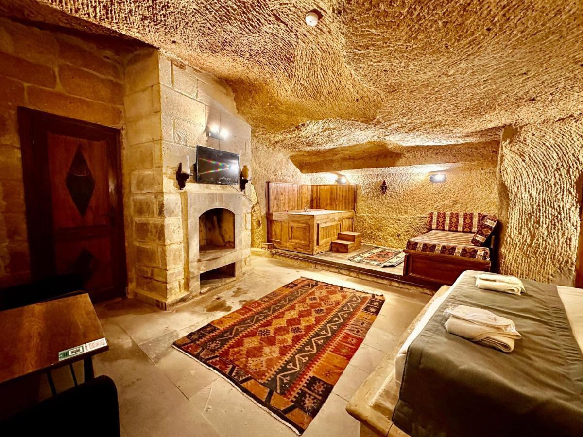 Harkasos Cave 3*