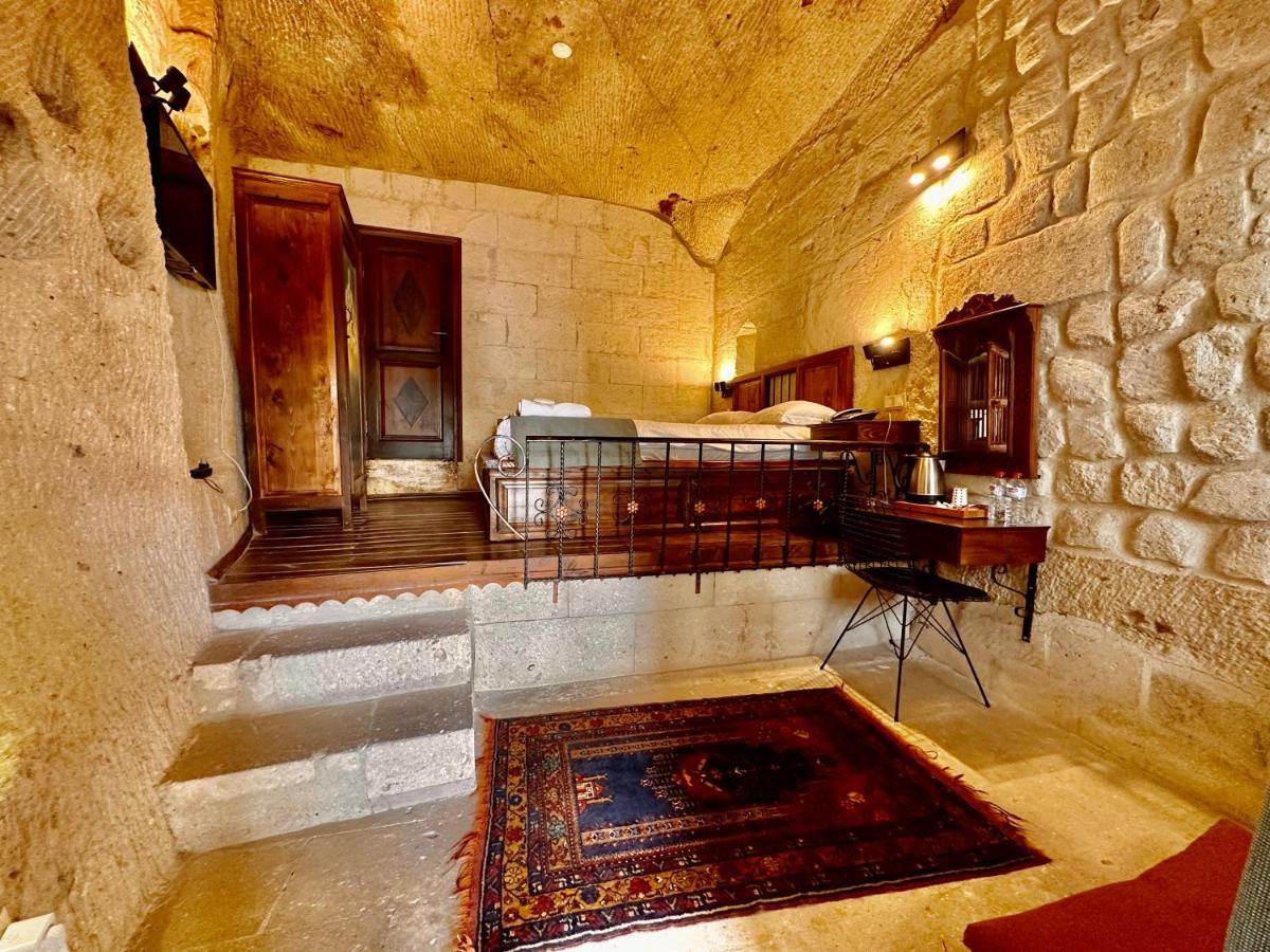 Harkasos Cave 3*